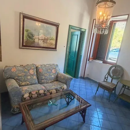 Apartment Donna Laura Sea Front